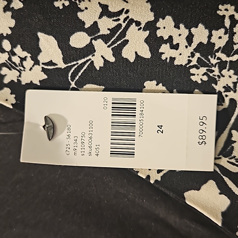 Lane Bryant V-neck, black & white floral, midi pleated dress, size 24 - Picture 4 of 4